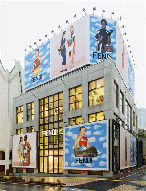 Tokyo: FENDI pop